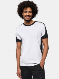 Weißes Arbeits T-Shirt mit schwarzen Kontrasteinsätzen an Ärmeln, Seiten und Kragen.